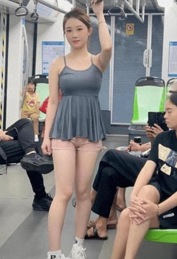 那些让人笑到不行的搞笑图片，整整承包了我一个月的笑点-2.jpg