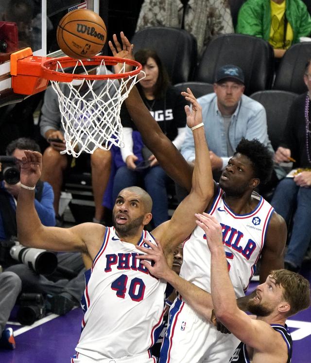 （体育）篮球——NBA常规赛：国王胜76人-1.jpg
