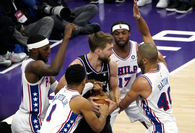 （体育）篮球——NBA常规赛：国王胜76人-4.jpg