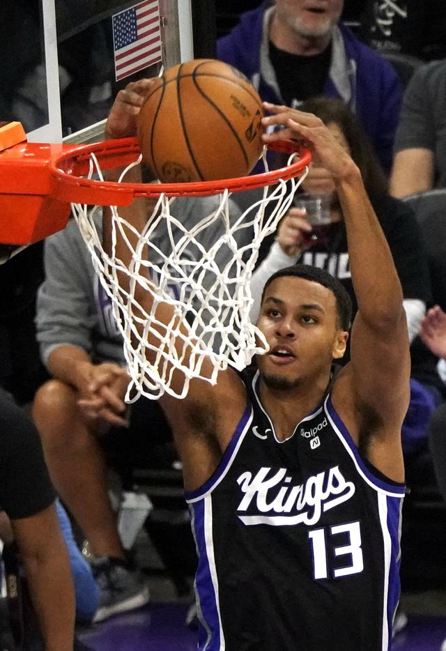 （体育）篮球——NBA常规赛：国王胜76人-7.jpg