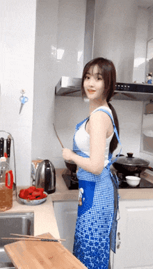 笑到肚子疼，37张搞笑动图，哥们裤子不合身就别穿出来了！挺尴尬-14.jpg