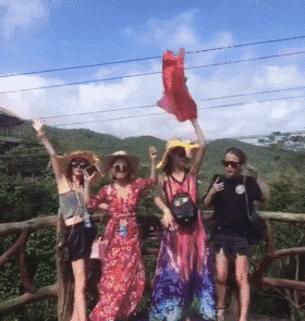 笑到肚子疼，37张搞笑动图，哥们裤子不合身就别穿出来了！挺尴尬-25.jpg