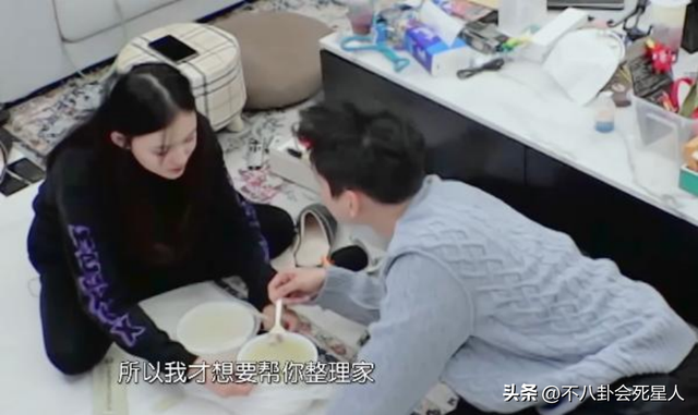 人前光鲜，实际半月不洗澡、衣服泡成抹布，这15位明星太邋遢了-10.jpg