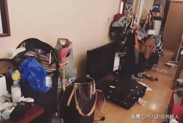 人前光鲜，实际半月不洗澡、衣服泡成抹布，这15位明星太邋遢了-11.jpg