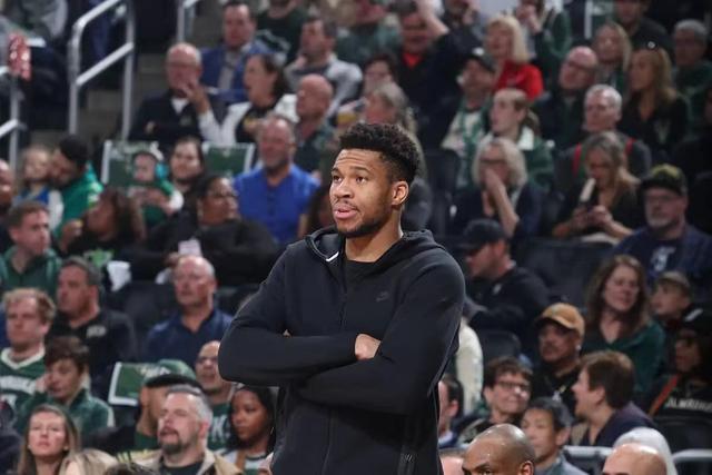NBA：伦纳德伤病更新，库里获奖，莫兰特新签约，雄鹿有难题-3.jpg