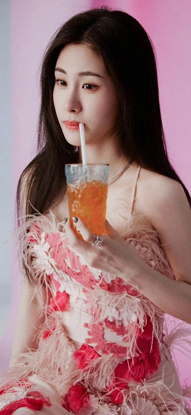 明星图片集 第3524期-1.jpg
