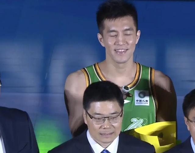 不打了！曝郭艾伦二次申请交易！CBA今夏休赛期史诗级热闹-13.jpg