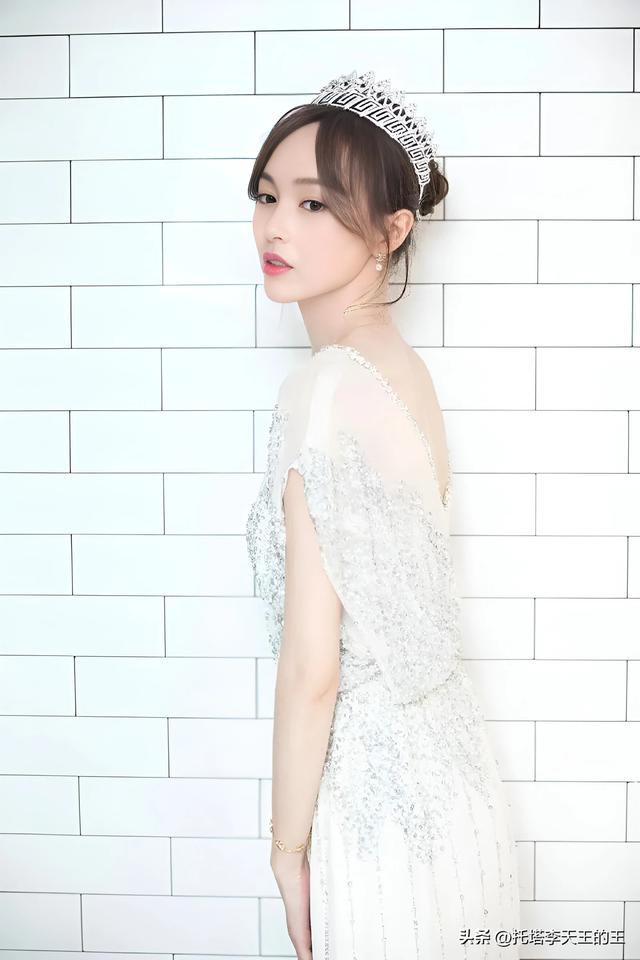 2024最美最受欢迎的女明星，杨幂稳占首榜！-9.jpg