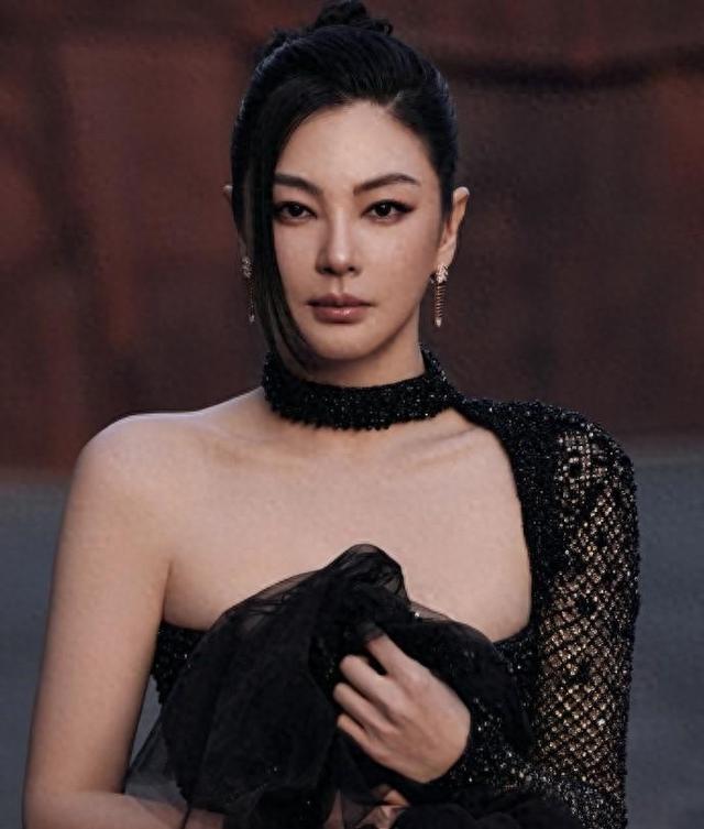 内地娱乐圈十大性感女星，好身材惊艳！-1.jpg
