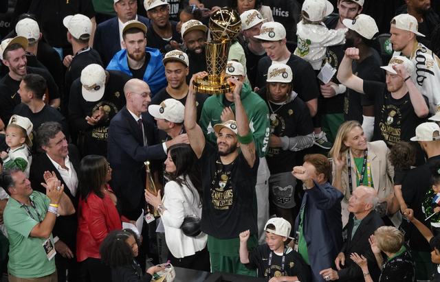 （体育）篮球——NBA总决赛：凯尔特人队夺得总冠军(2)-3.jpg
