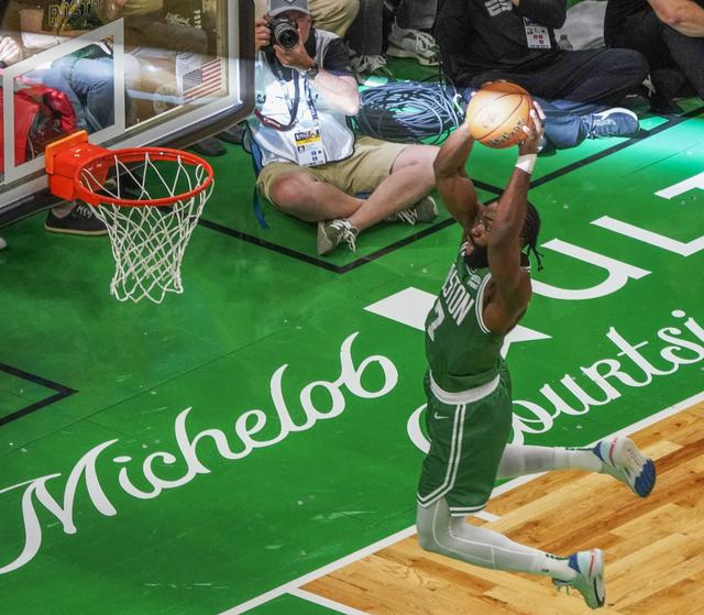 （体育）篮球——NBA总决赛：凯尔特人队夺得总冠军-5.jpg
