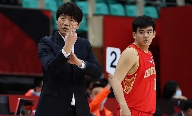 邱彪正式加盟山东男篮！与前两任主帅对比，他的优缺点同样明显-7.jpg