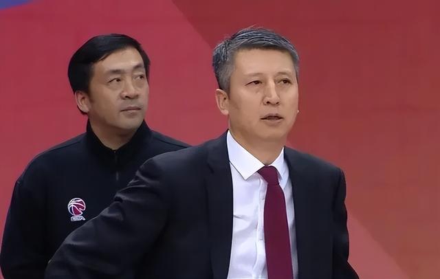 邱彪正式加盟山东男篮！与前两任主帅对比，他的优缺点同样明显-8.jpg