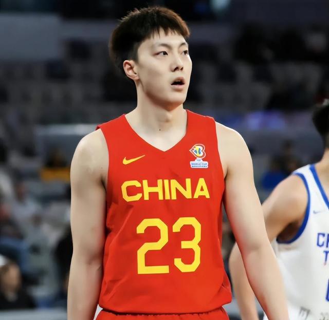 篮球专家点评中国男篮：勇猛有余，智慧不足！以小打大，自废武功-3.jpg