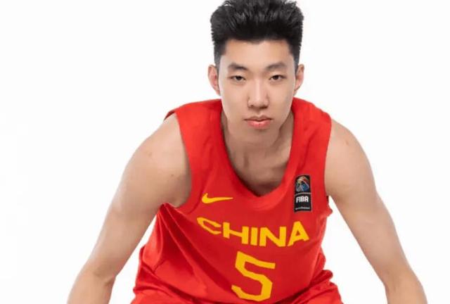 中国男篮惨败给澳大利亚20分，还是老毛病下半场崩盘，差距确实大-2.jpg