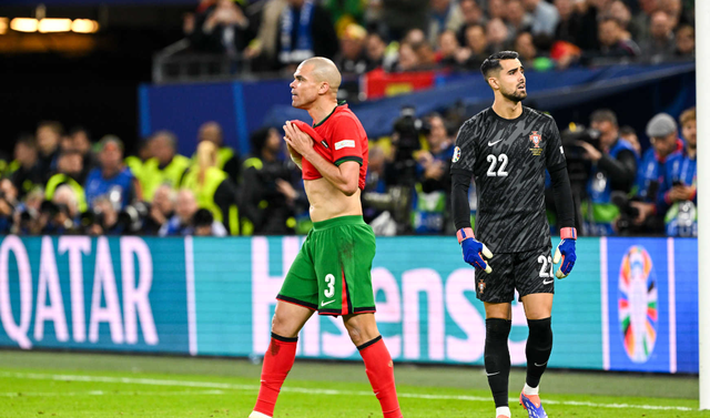 法国不配晋级！身价12亿欧+FIFA排名世界第2，却踢出最丑陋的足球-3.jpg