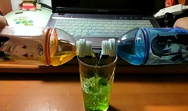 27张搞笑图片，带你笑翻天！自行车都撞不过，汽车厂家估计要哭了-2.jpg