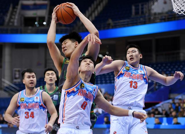（体育）篮球——CBA俱乐部杯赛：新疆伊力特胜辽宁本钢-10.jpg