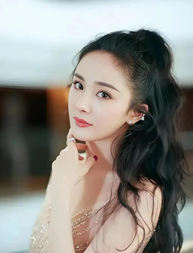 惊艳！内娱80后10位女明星，刘亦菲、赵丽颖上榜，有没有你喜欢的-13.jpg