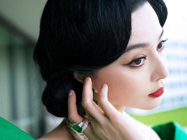 美女明星-1.jpg