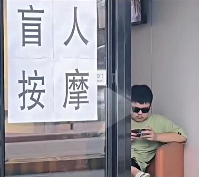 21张能让人嘴巴笑歪的搞笑图片，笑点低的人建议在家人陪同下观看-17.jpg
