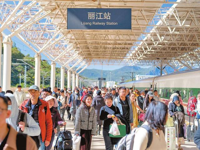云新闻头条丨钢铁动脉擎起雪域幸福路-2.jpg
