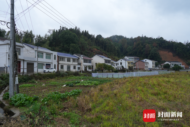 金矿上的村庄：遥远的“暴富神话”与“三班倒”矿工丨封面头条-6.jpg