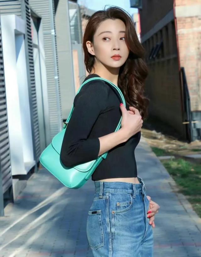 内娱最干净的10位女明星，不傍大款，不当小三，个个都是大美女-15.jpg