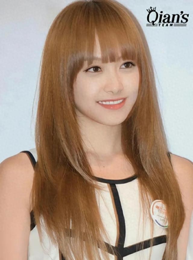 揭秘明星素颜真相，美丽背后的真实与感动-1.jpg