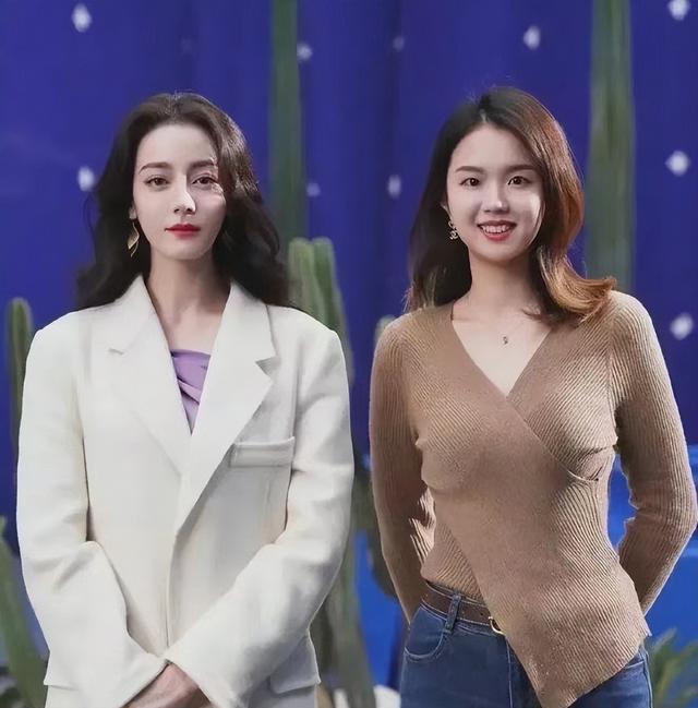 明星被素人抢风头？丞磊同框输了，热巴身材比不过，倪妮颜值被秒-11.jpg