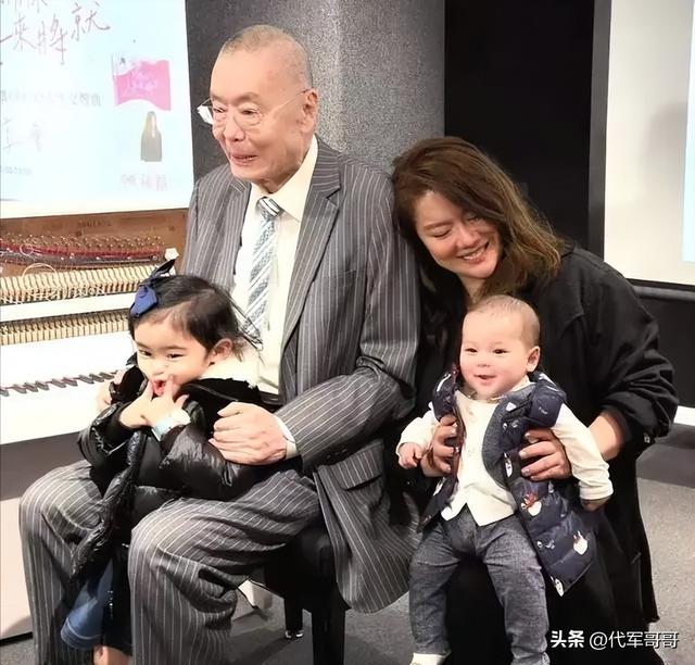 盘点年过50岁老来得子的15位男明星，你最羡慕谁？-7.jpg