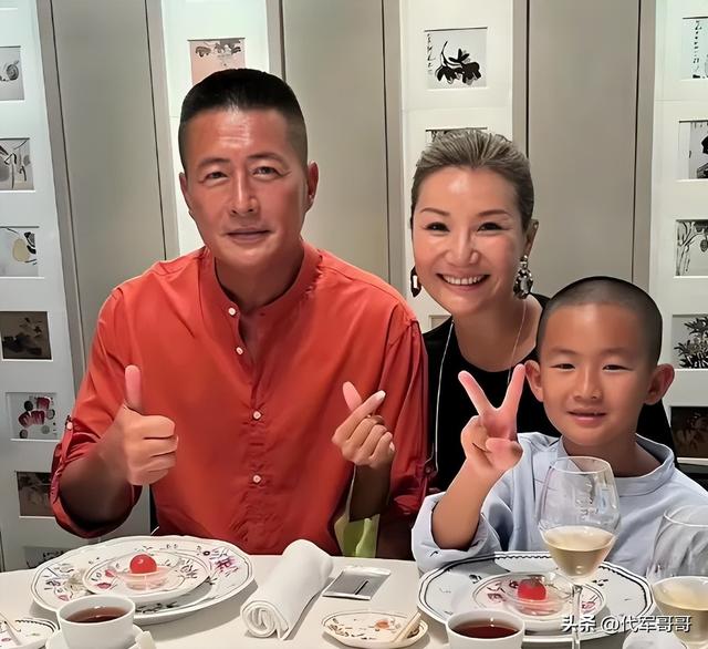 盘点年过50岁老来得子的15位男明星，你最羡慕谁？-4.jpg