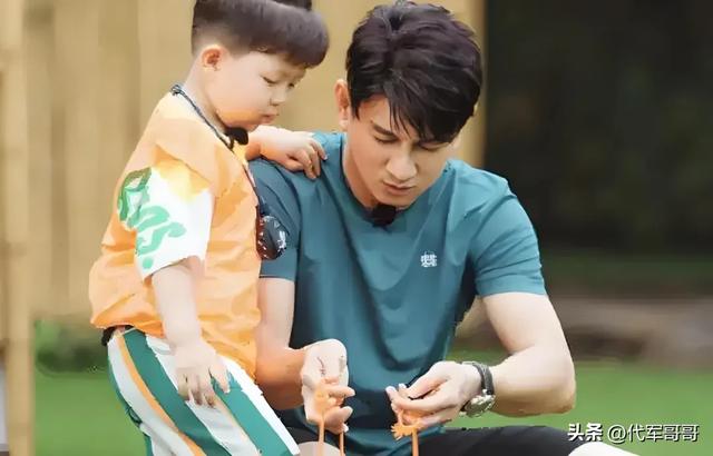 盘点年过50岁老来得子的15位男明星，你最羡慕谁？-12.jpg