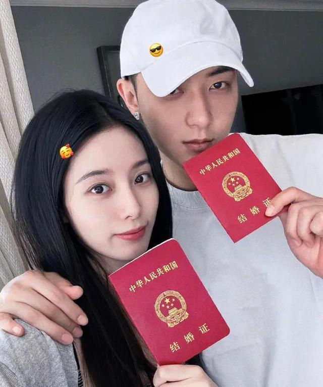 娱乐圈风波不断：粉丝脱粉“回踩”，明星公开恋情速领证引关注-16.jpg