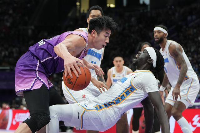 （体育）篮球——CBA常规赛：北京控股不敌北京北汽-12.jpg