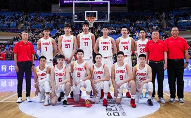 48分大胜！中国男篮开门红，赛后听听媒体专家怎么说-1.jpg