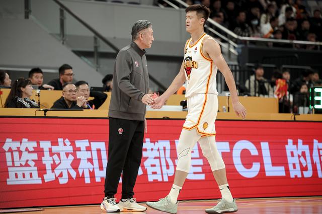 （体育）篮球——CBA常规赛：浙江方兴渡对阵深圳马可波罗-2.jpg