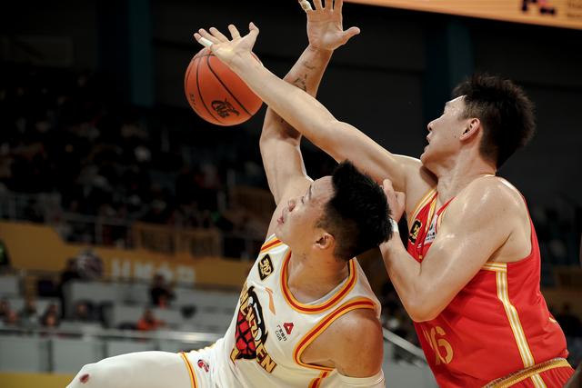 （体育）篮球——CBA常规赛：浙江方兴渡胜深圳马可波罗-3.jpg