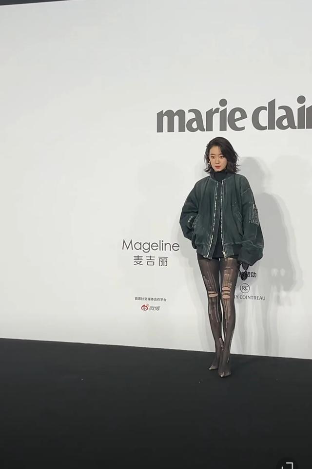 现在的女明星都怎么了？嘉人女性影响力之夜，她们穿的很无语！-5.jpg