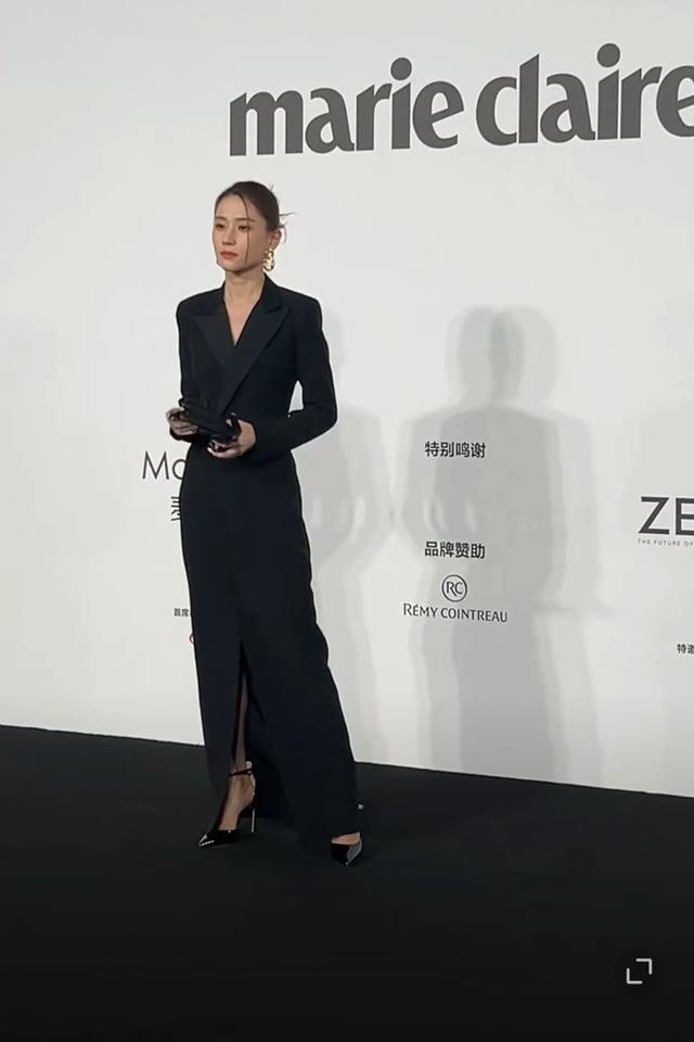 现在的女明星都怎么了？嘉人女性影响力之夜，她们穿的很无语！-17.jpg