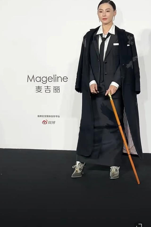 现在的女明星都怎么了？嘉人女性影响力之夜，她们穿的很无语！-23.jpg