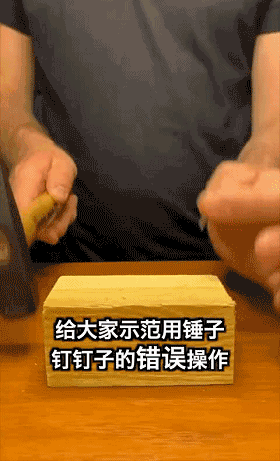 开心每天，50组搞笑动图，大半夜，取钱，要去叫醒它们吗？-2.jpg