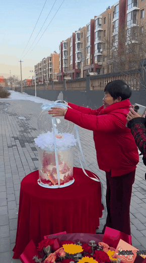 开心每天，50组搞笑动图，大半夜，取钱，要去叫醒它们吗？-13.jpg