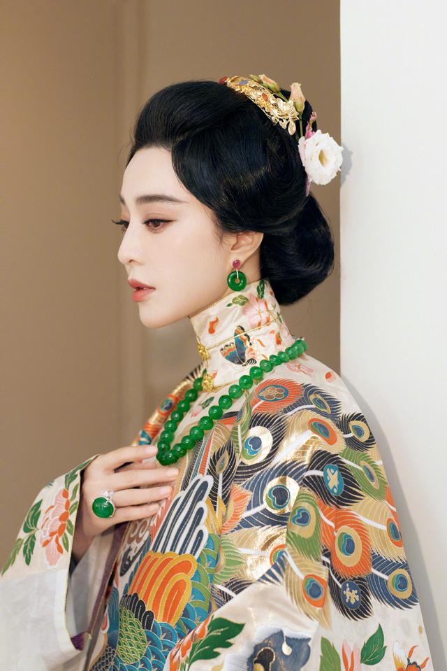 美女明星-2.jpg