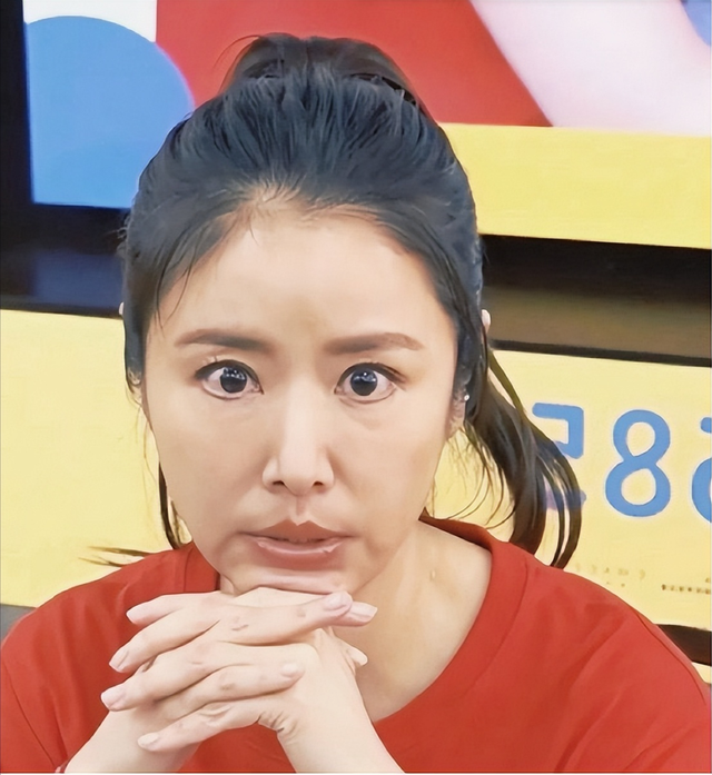 明星素颜真面目，黄奕像村口大妈，朱丹肤色蜡黄，尚雯婕真没想到-6.jpg