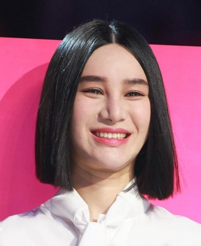 明星素颜真面目，黄奕像村口大妈，朱丹肤色蜡黄，尚雯婕真没想到-14.jpg