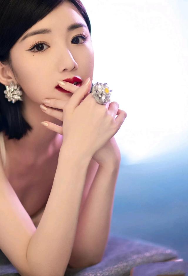女明星-4.jpg