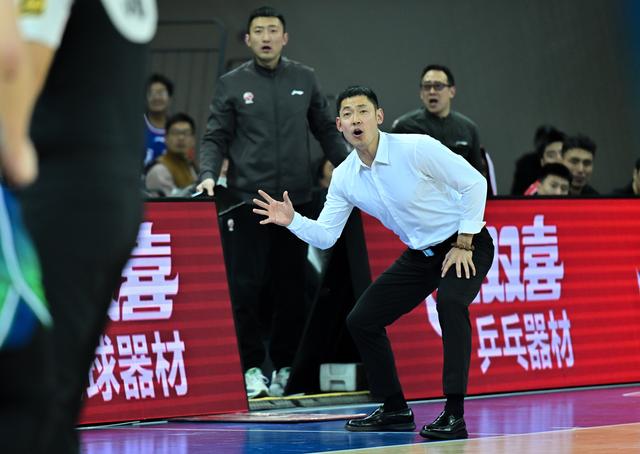 （体育）篮球——CBA常规赛：天津先行者不敌青岛国信制药-12.jpg