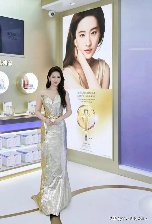 满脸痘、五五分、虎背熊腰，明星生图曝光，刘亦菲也“栽”了！-7.jpg