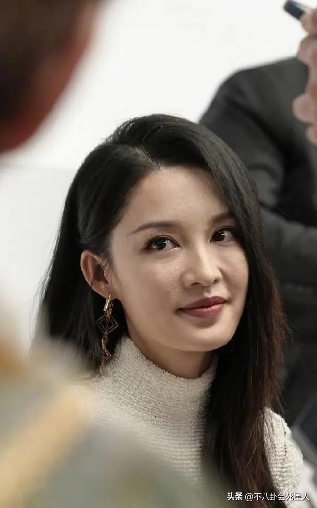 满脸痘、五五分、虎背熊腰，明星生图曝光，刘亦菲也“栽”了！-23.jpg